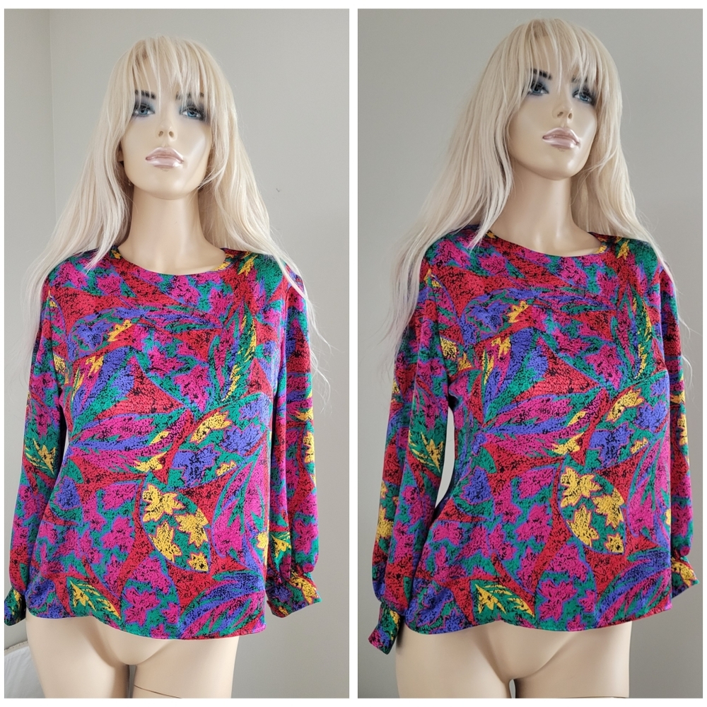 Vintage silky abstract 80s blouse. Petite Elite brand